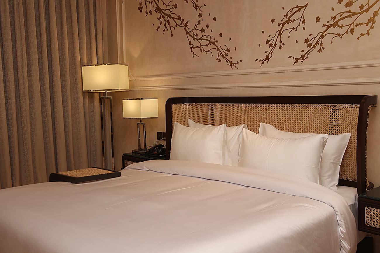 A Signature Room